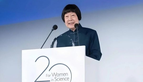 从“缺席”到“在场”，三代人的手拉手接力